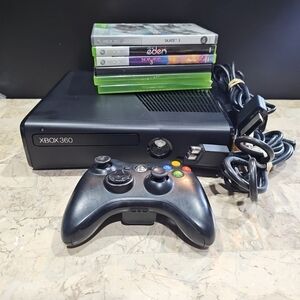 Xbox 360 S Slim 250GB‎ Console Bundle Controller Bundle Lot BONUS 6 Games!